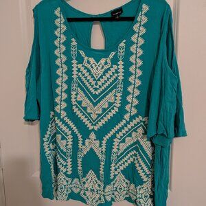 Torrid Womens Tunic Size 2 Green Geometric Cold Shoulder Slit Sleeve Top